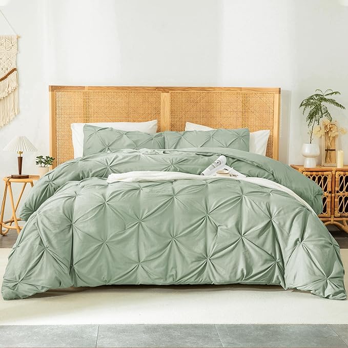 Andency Sage Green Comforter Twin(66x90Inch), 2 Pieces(1 Pintuck Comforter, 1 Pillowcase) Microfiber Pinch Pleat Comforter Set Twin Size, Lightweight and Soft Bedding Comforter Set