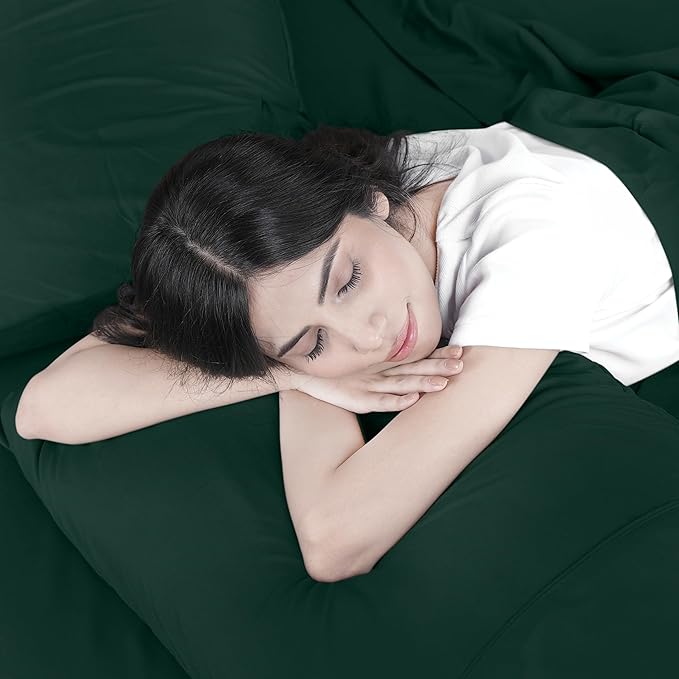 Utopia Bedding King Bed Sheets Set - 4 Piece Bedding - Brushed Microfiber - Shrinkage and Fade Resistant - Easy Care (Emerald Green)
