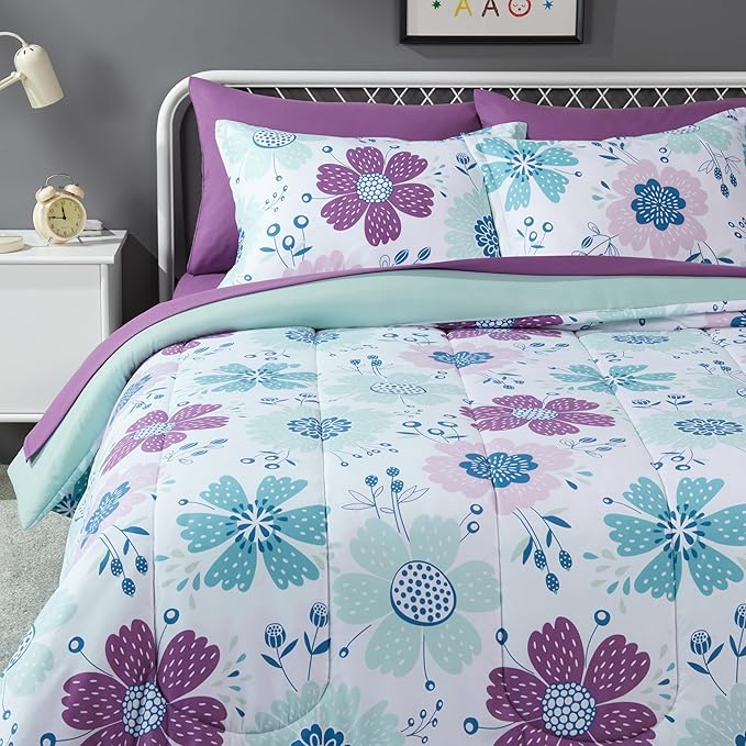 Amazon Basics 7 Piece Microfiber Kid's Comforter Bed-in-a-Bag Bedding Set, Full/Queen, Bluish Flowers, Floral