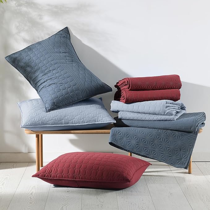 HORIMOTE HOME Burgundy Red Queen Size Quilt Set - Soft Microfiber Bedspread with 2 Shams, Lightweight & All-Season Geometric Coverlet for Cozy Bedding