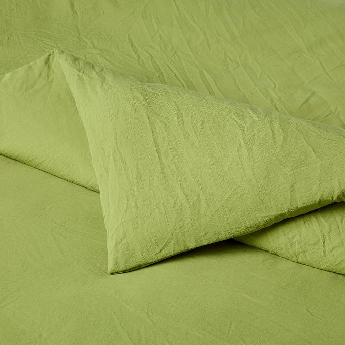 Amazon Basics Brushed Microfiber Comforter Set, Extra Soft with Natural Texture, 3-Piece, King, Green