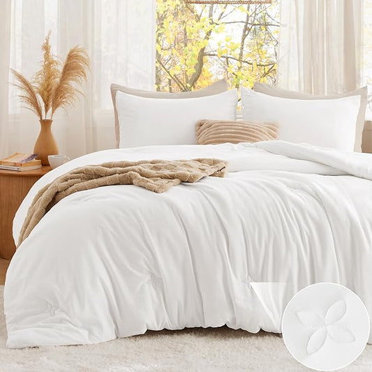 Bedsure California King Comforter Set White, Soft Prewashed Cal King Bedding, Quilted Comforter with Clover Design, Down Alternative Comforter for All Seasons, 3 Pieces Bed Set with 2 Pillow Shams