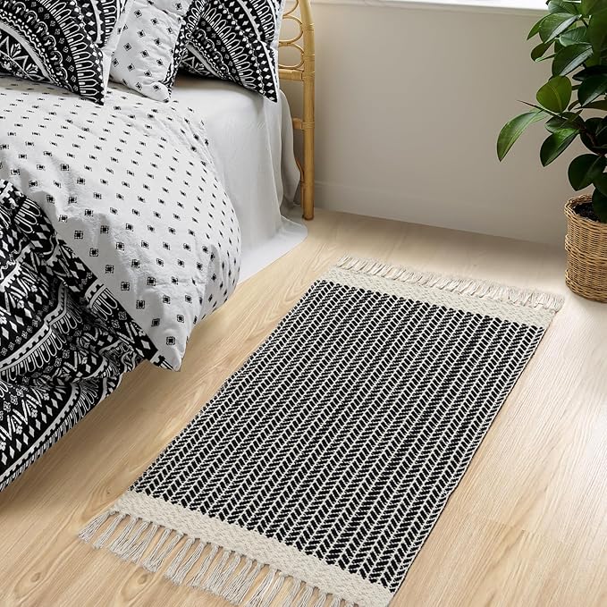 Lahome Boho Bathroom Rugs, Small 2x3 Front Door Mat Lightweight Kitchen Rug Woven Cotton Area Rug with Tassels, Farmhouse Washable Black and White Throw Rug Low Pile Carpet for Entry Laundry