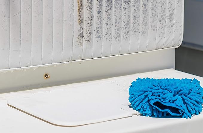 STAR BRITE Ultimate Xtreme Clean - High-Performance All-Surface Cleaner Degreaser, Ideal for Aluminum, Fiberglass, Plastic, Chrome, Stainless, Leather, and Rubber Surfaces