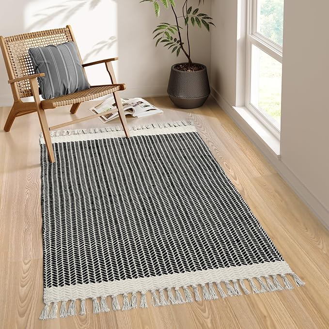 Lahome Boho Entryway Rug, 3x5 Rugs for Bedroom Lightweight Washable Throw Rug Woven Cotton Bathroom Carpet with Tassels, Farmhouse Black and White Rugs for Living Room Kitchen Office Dorm