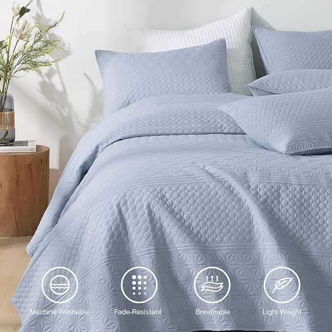 HORIMOTE HOME Light Blue King Size Quilt Set - Soft Microfiber Bedspread with 2 Shams, Lightweight & All-Season Geometric Coverlet for Cozy Bedding
