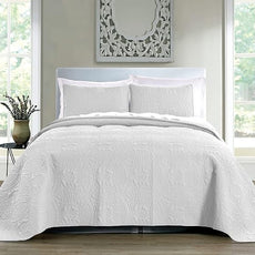 Pure Bedding Quilt Set Full/Queen Size White - Oversized Bedspread - Soft Microfiber Lightweight Coverlet for All Season - 3 Piece Includes 1 Quilt and 2 Shams, Geometric Pattern