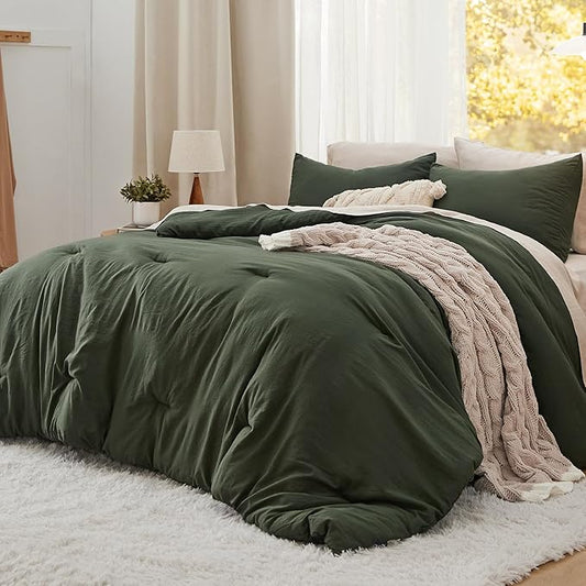 Bedsure King Size Comforter Set, Dark Green Soft Prewashed Bedding for All Seasons, 3 Pieces GentleSoft™ Warm Down Alternative Bed Set, 1 Lightweight Comforter (104"x90") and 2 Pillowcases (20"x36")
