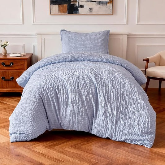 Amazon Basics Jacquard Geometric Microfiber 2-Piece Duvet Cover Set, Includes 1 Duvet Cover and 1 Pillow Sham, Twin, Blue Striped