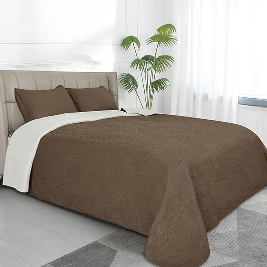 Easy-Going Twin Size Reversible Quilt Set with 1 Quilt and 1 Pillow Sham, Soft Bed Quilt Cover, Water Resistant Lightweight Microfiber Bedspread, Stain Resistant, Damask-Camel/Ivory