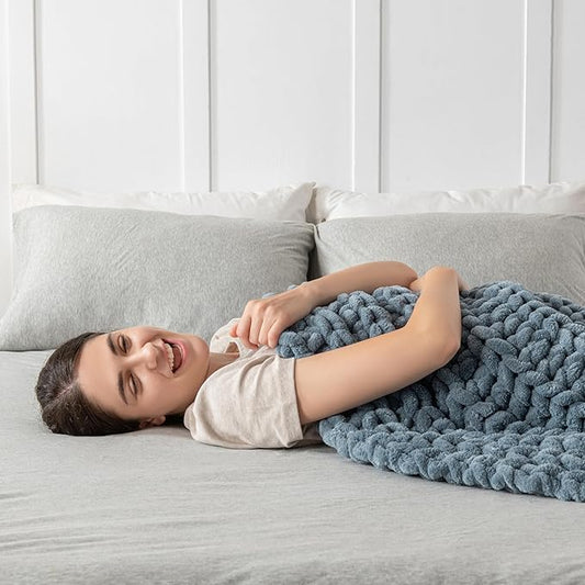 Maetoow Handmade 10 lb Soft Knitted Weighted Blanket, 40 x 60 in Breathable Chunky Knit Gravity Blanket Throw, Home Decor for Sofa Couch Bed, Airy Blue