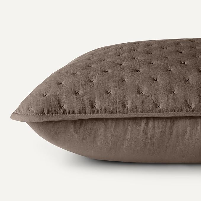 Amazon Basics Brushed Microfiber Quilt Set, Extra Soft with Natural Texture, 3-Piece,King, Brown