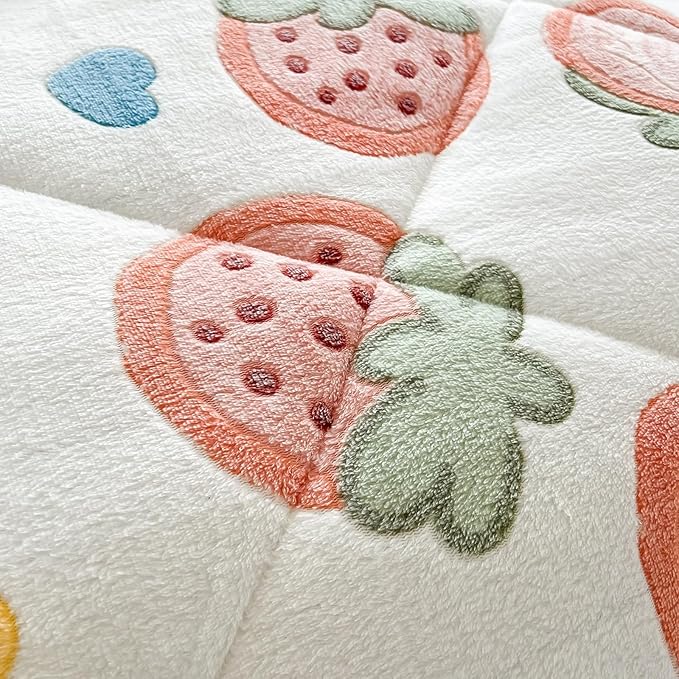 Strawberry Print Fleece Comforter Set - 3 Piece Queen Size Thick Fluffy Comforter for Her Girls Women, Plush, Cozy & Warm,Soft Bedding Bedroom Decor for Winter (1 Comforter + 2 Pillow Shams)