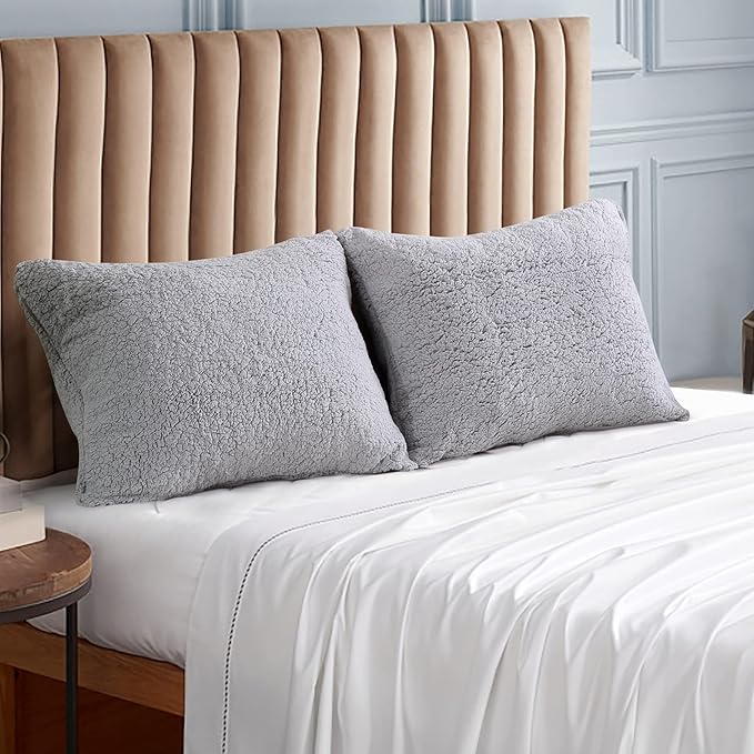 Reafort Ultra Soft Sherpa Pillowcases Pillow Covers Standard Size 20"x26" Pack of 2 with Zipper Closure (Silver Grey, 20”x26” Standard Sham)