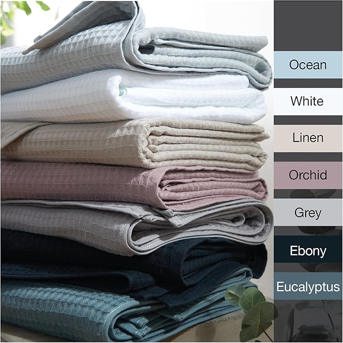 UCHINO Waffle Twist Cotton Weave Hand Towel for Bathroom Lightweight Absorbent Quick Dry Honeycomb Texture Solid Terry Loop Reverse 20" x 30", 1 Hand Towel, Indigo