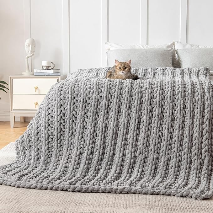 Maetoow Handmade 20 lb Soft Knitted Weighted Blanket, 60 x 80 in Breathable Chunky Knit Gravity Blanket Throw, Home Decor for Sofa Couch Bed, Light Grey