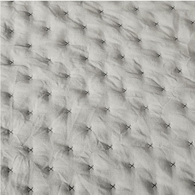 Amazon Basics Brushed Microfiber Quilt Set, Extra Soft with Natural Texture, 3-Piece,King, Grey