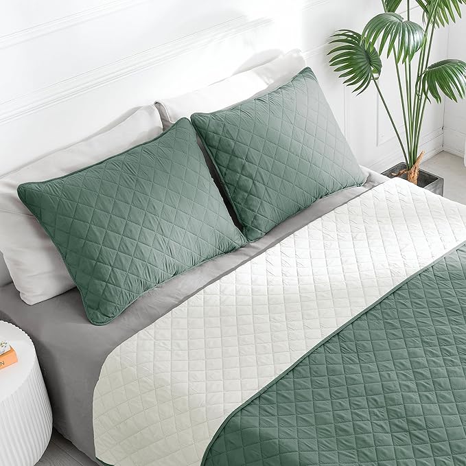 Easy-Going Twin Size Reversible Quilt Set with 1 Quilt and 1 Pillow Sham, Soft Bed Quilt Cover, Water Resistant Lightweight Microfiber Bedspread, Stain Resistant, Cyan/Ivory
