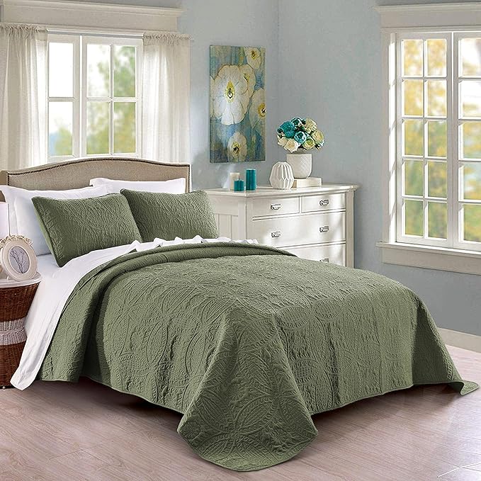 Pure Bedding Quilt Set Full/Queen Size Olive Green - Oversized Bedspread - Soft Microfiber Lightweight Coverlet for All Season - 3 Piece Includes 1 Quilt and 2 Shams, Geometric Pattern