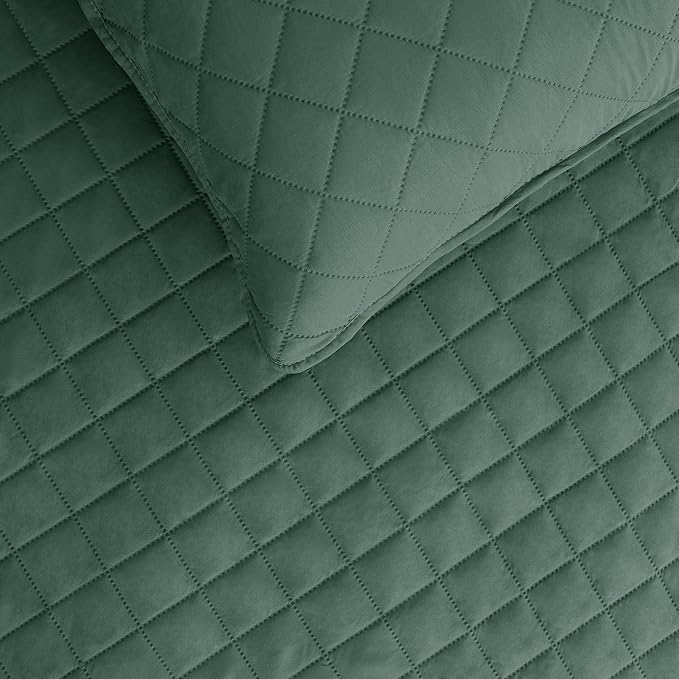 Easy-Going Twin Size Reversible Quilt Set with 1 Quilt and 1 Pillow Sham, Soft Bed Quilt Cover, Water Resistant Lightweight Microfiber Bedspread, Stain Resistant, Cyan/Ivory