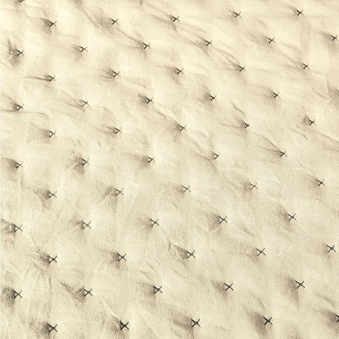 Amazon Basics Brushed Microfiber Quilt Set, Extra Soft with Natural Texture, 3-Piece,King, Beige