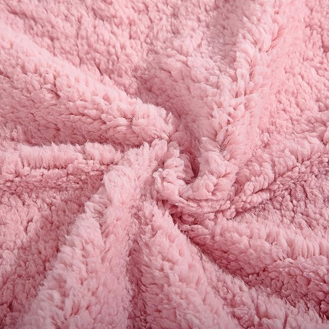 Reafort Ultra Soft Sherpa Pillowcases Pillow Covers Standard Size 20"x26" Pack of 2 with Zipper Closure (Pink, 20”x26” Standard Sham)