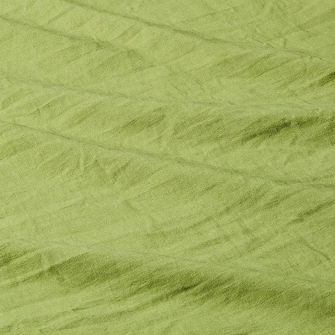 Amazon Basics Brushed Microfiber Comforter Set, Extra Soft with Natural Texture, 3-Piece, Queen/Full, Green