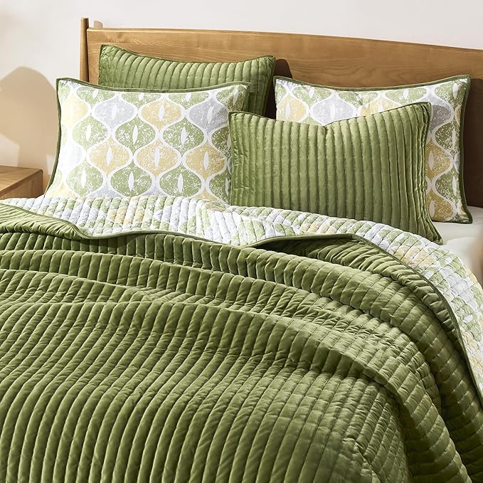 Wonderful Velvet Quilt Set - Striped Channel Stitch Green Quilt Queen, Rustic Ogee Printed Cotton Reversible Lightweight Comforter, Farmhouse Soft Bedspread Coverlet Bedding for All Season, 94"x94"