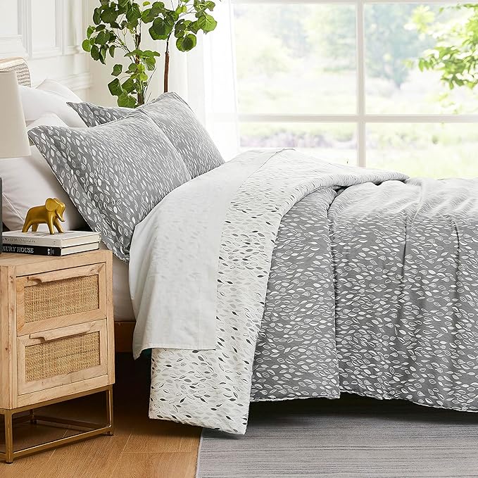 Southshore Fine Living, Inc. Botanical Oversized Duvet Cover Set, Full/Queen – Lightweight Queen Size Bedding Set, Includes 1 Duvet Cover and 2 Pillow Shams, Stain-Resistant, Botanical Leaves Grey