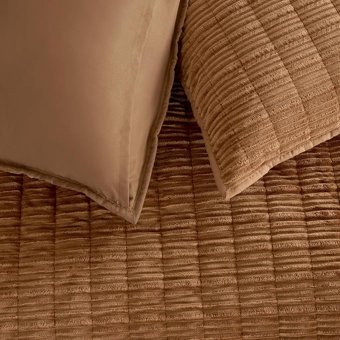 Wonderful Luxury Velvet Quilt - Striped Channel Stitch Caramel Quilt Queen, Soft Corduroy Lightweight Comforter, Pet-Friendly, Tear-Resistant, Bedspread Coverlet Bedding Set for All Season,94"x94"