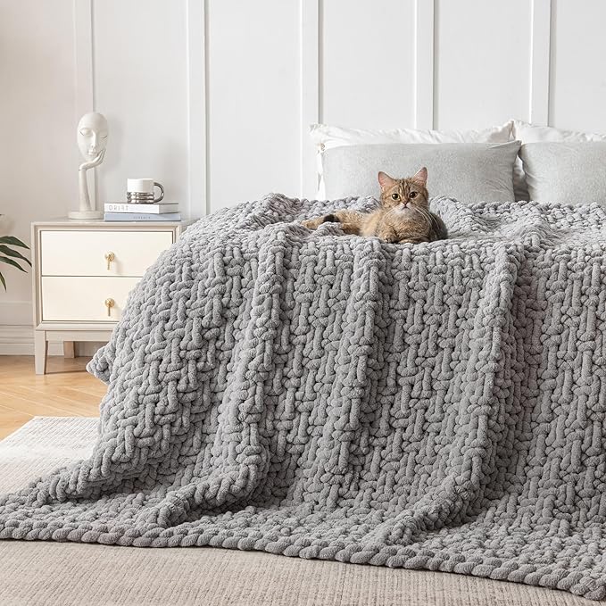 Maetoow Handmade 12 lb Soft Knitted Weighted Blanket, 48 x 72 Inch Breathable Chunky Knit Gravity Blanket Throw, Home Decor for Sofa Couch Bed, Light Grey