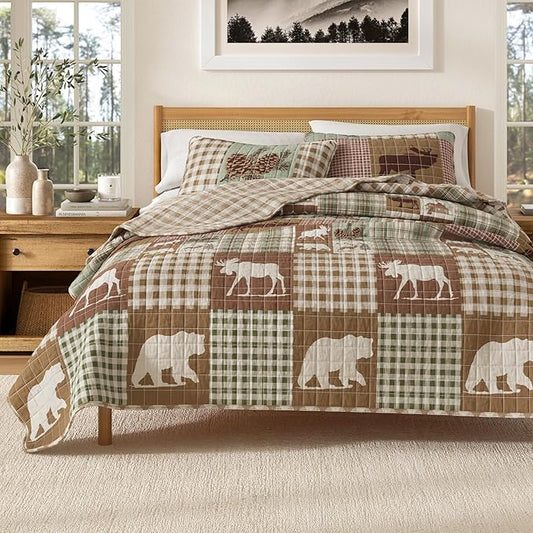 Great Bay Home Rustic Cabin Twin Size Quilt Set with Shams - All-Season, Lightweight, Reversible Bedspread - Lodge-Themed Summer Bedding Sets (Twin/Twin XL, Hemlock Green/Brown)