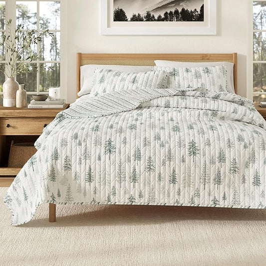 Great Bay Home Rustic Cabin Twin Size Quilt Set with Shams - All-Season, Lightweight, Reversible Bedspread - Lodge-Themed Summer Bedding Sets (Twin/Twin XL, Truckee - Grey)