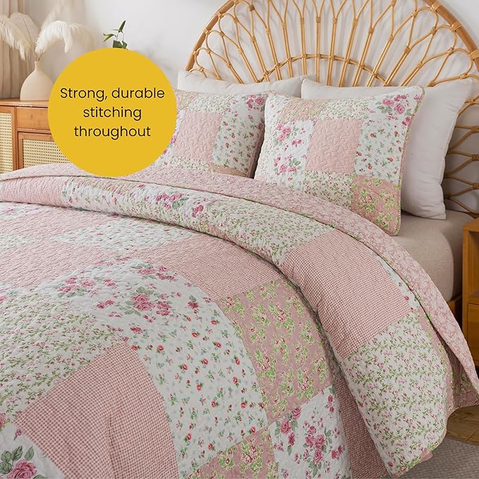 Soul & Lane Blush Bloom Cotton Quilt Set - Queen Size with 2 Shams, Floral Patchwork Quilted Comforter, Lightweight Country Pieced Bedspread in Blush and Pink, Roses Patch Work Bedding