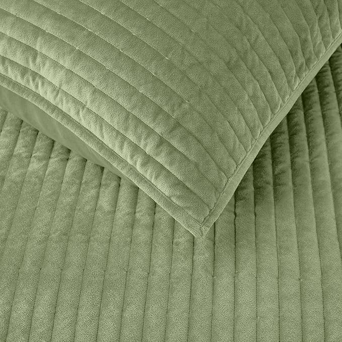 Wonderful Light Green Velvet Quilt King Size Bedding Set, Stitched Lightweight Comforter Luxurious Bedspread Boho Coverlet with Shams for All Season (Mint Green)