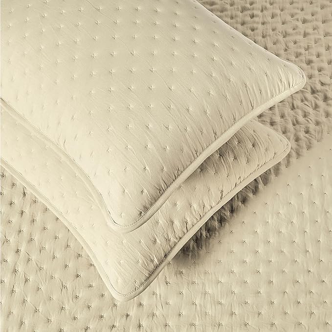 Amazon Basics Brushed Microfiber Quilt Set, Extra Soft with Natural Texture, 3-Piece,King, Beige