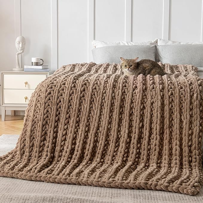 Maetoow Handmade 10 lb Soft Knitted Weighted Blanket, 40 x 60 in Breathable Chunky Knit Gravity Blanket Throw, Home Decor for Sofa Couch Bed, Brown