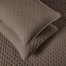 Amazon Basics Brushed Microfiber Quilt Set, Extra Soft with Natural Texture, 3-Piece,King, Brown