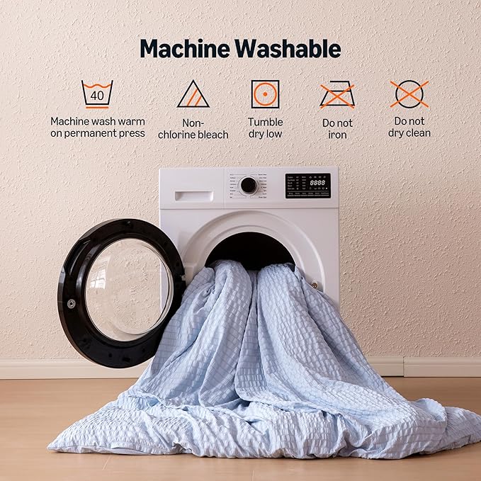 Amazon Basics Jacquard Geometric Microfiber 3-Piece Duvet Cover Set, Includes 1 Duvet Cover and 2 Pillow Shams, California King, Blue Striped