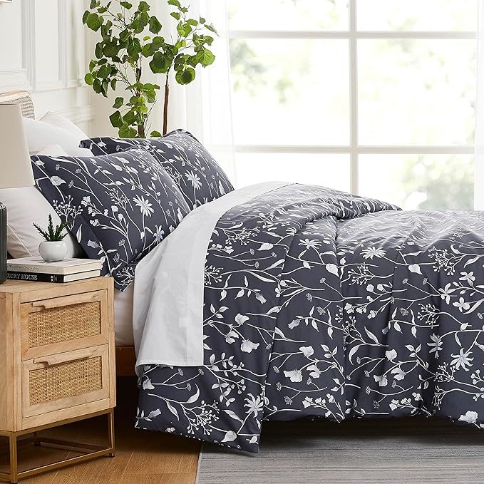 Southshore Fine Living, Inc. Floral Duvet Cover Twin XL Set - Premium Quality Microfiber Twin Bedding Sets, Easy Care - 1 Duvet Cover, 1 Sham - Secret Meadow Blue