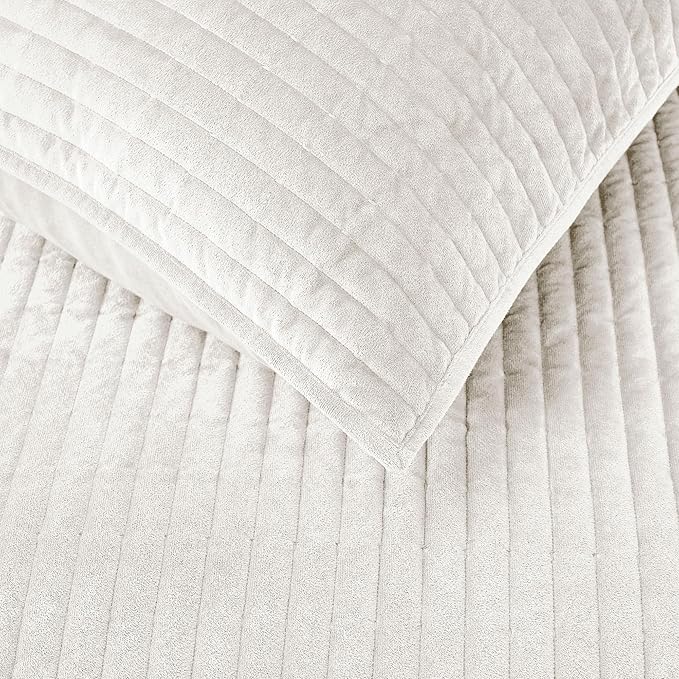 Wonderful Luxury Velvet Quilt - Striped Channel Stitch Cream Quilt Queen, Velvet Lightweight Comforter, Pet-Friendly, Tear-Resistant Bedspread Coverlet Bedding Set for All Season,94"x94"