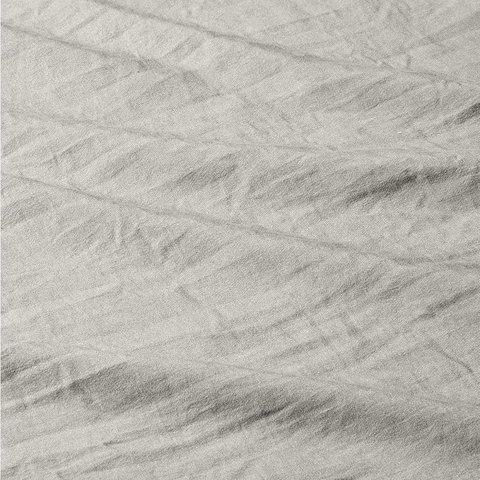 Amazon Basics Brushed Microfiber Comforter Set, Extra Soft with Natural Texture, 3-Piece, Queen/Full, Grey