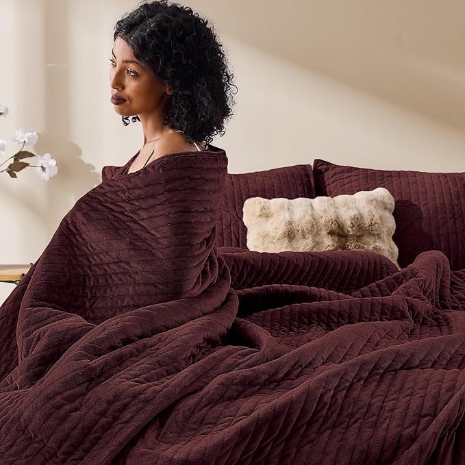 Wonderful Luxury Velvet Quilt - Striped Channel Stitch Burgundy Quilt Queen, Soft Velvet Lightweight Comforter, Pet-Friendly, Tear-Resistant, Bedspread Coverlet Bedding Set for All Season,94"x94"