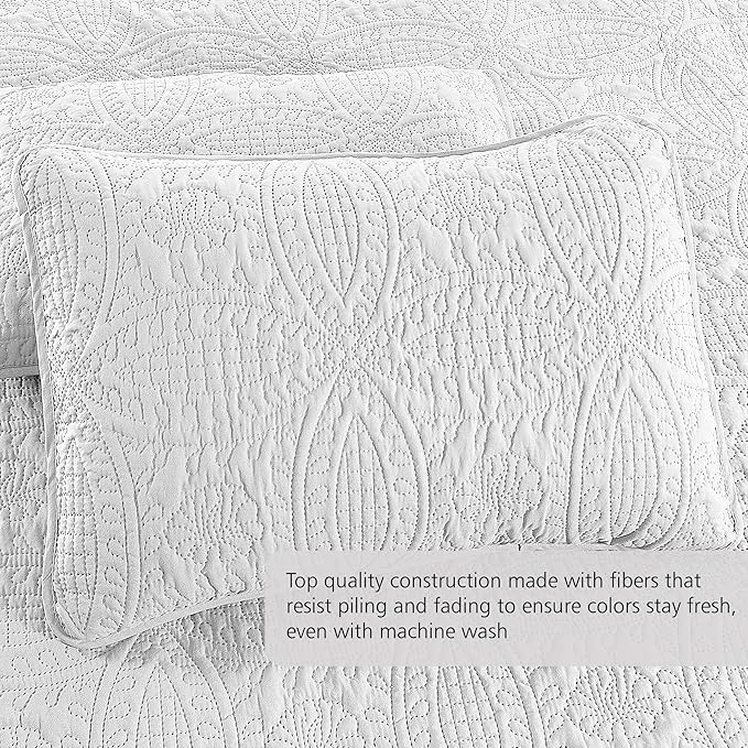 Pure Bedding Quilt Set Full/Queen Size White - Oversized Bedspread - Soft Microfiber Lightweight Coverlet for All Season - 3 Piece Includes 1 Quilt and 2 Shams, Geometric Pattern