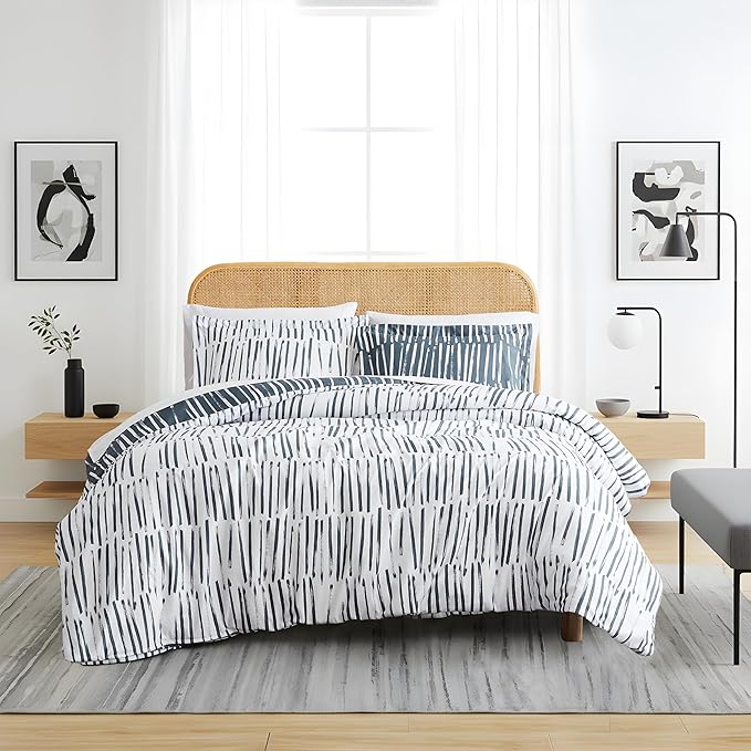 Southshore Fine Living, Inc. Reversible Striped Oversized Duvet Cover Set, Full/Queen – Lightweight Queen Size Bedding Set, Includes 1 Duvet Cover and 2 Pillow Shams, Stain-Resistant, Spirit
