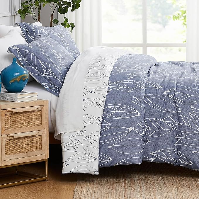 Southshore Fine Living, Inc. Floral Duvet Cover Twin/Twin XL Set - Reversible, Premium Quality Microfiber Twin Bedding Sets, Easy Care - 1 Twin Duvet Cover, 1 Sham - Modern Foliage Blue