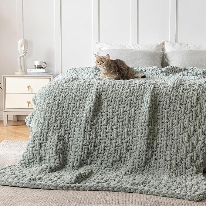 Maetoow Handmade 7 lb Soft Knitted Weighted Blanket, 40 x 60 Inch Breathable Chunky Knit Gravity Blanket Throw, Home Decor for Sofa Couch Bed, Sage Green