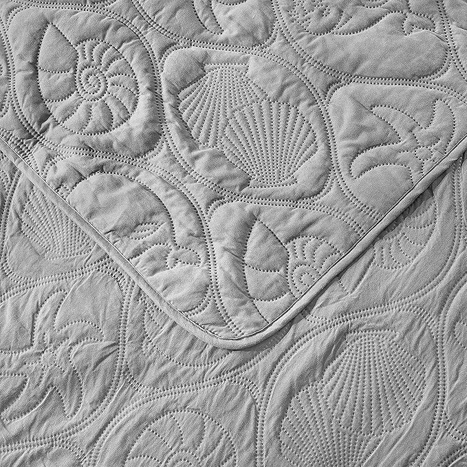 Pure Bedding Quilt Set King/Cal King/California King Size Light Grey - Oversized Bedspread - Microfiber Coverlet - Includes 1 Quilt and 2 Shams, Ocean Star Pattern