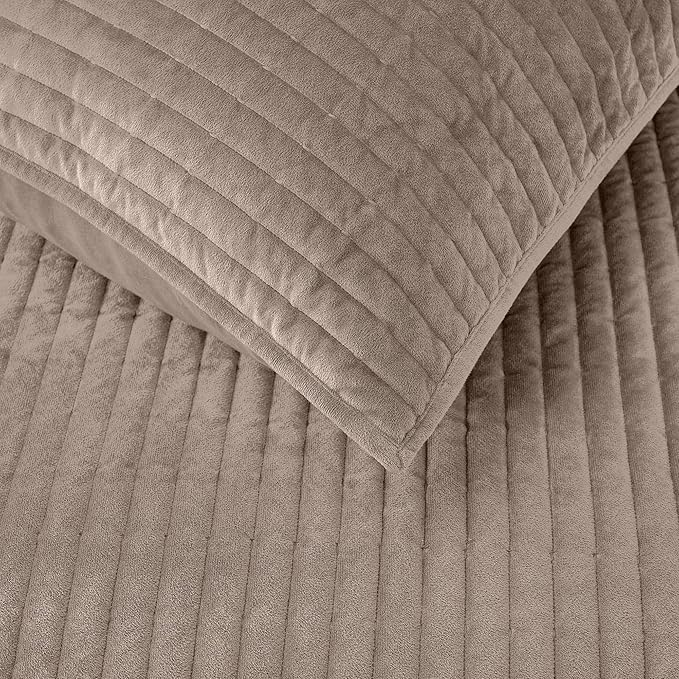 Wonderful Luxury Velvet Quilt - Striped Channel Stitch Apricot Beige Quilt Queen, Soft Velvet Lightweight Comforter, Pet-Friendly, Tear-resistant, Bedspread Coverlet Bedding Set for All Season,94"x94"